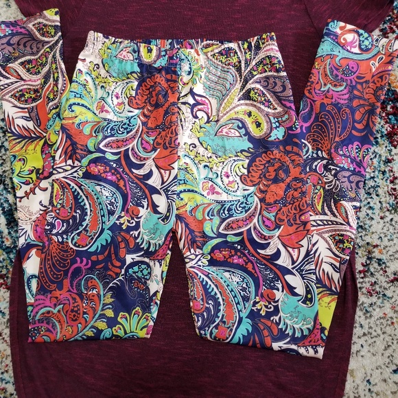 Tropical Paisley Print Boho Multi-Color Leggings - Picture 5 of 8